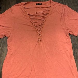 Coral lace up V t-shirt